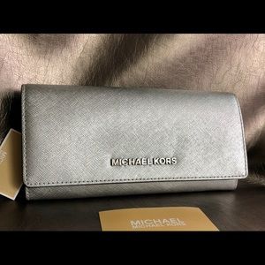 SOLD— New! Michael Kors silver Leather Wallet